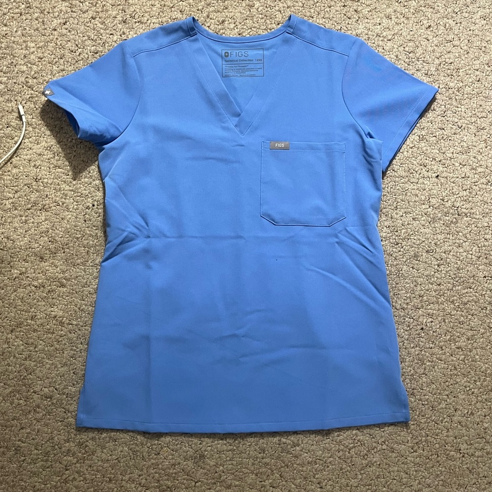 figs women’s ceil blue catarina scrub top